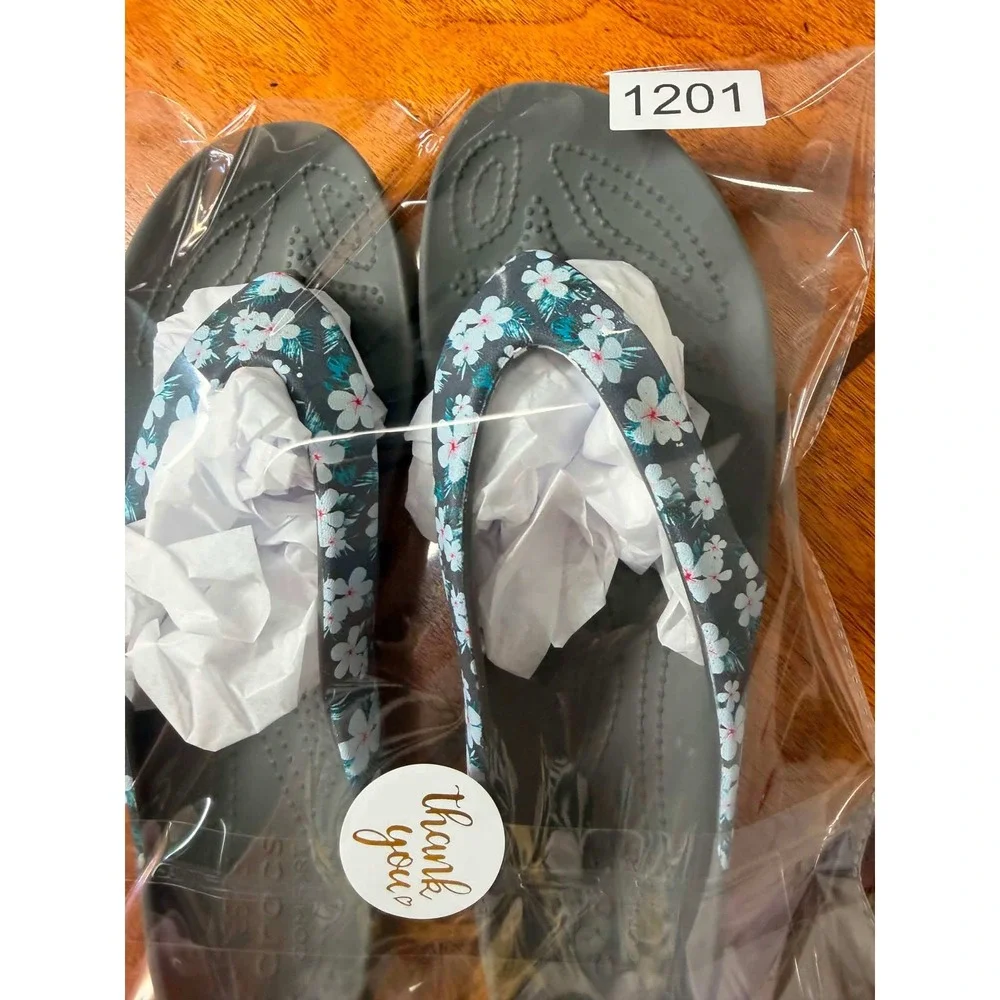 Crocs Kadee II Floral Flip Flops Grey Tropical Flower Sandals Womens 9